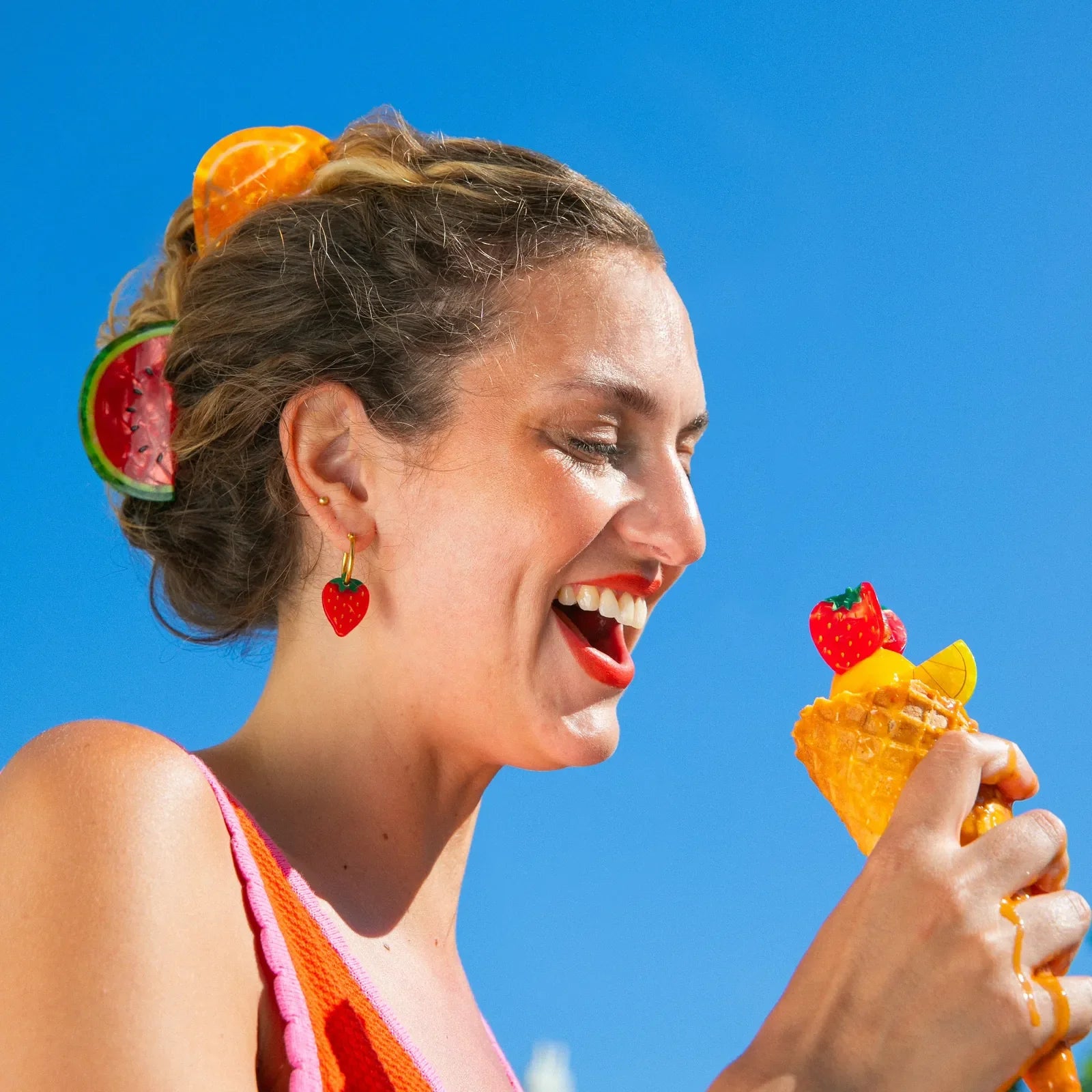 Official model with an ice cream and colourful hair accessories