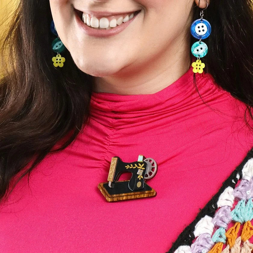 ERSTWILDER | BROOCHES | By a Thread Brooch