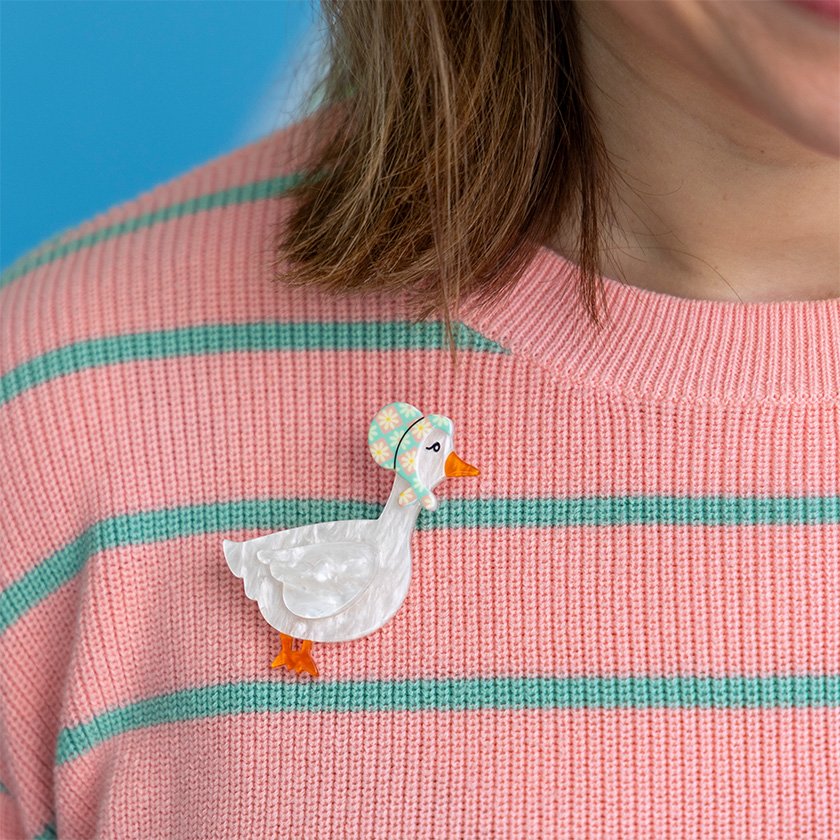 ERSTWILDER | BROOCHES | Martha Mother Goose