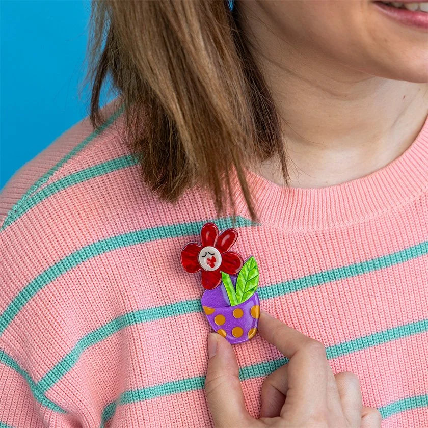 ERSTWILDER | BROOCHES | Sally Singing Solo