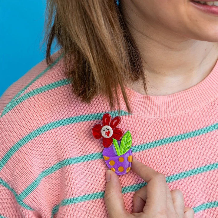 ERSTWILDER | BROOCHES | Sally Singing Solo