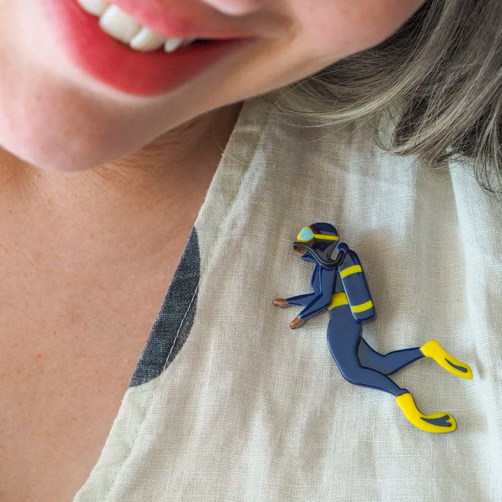 ERSTWILDER | BROOCHES | Diver Jamie Brooch