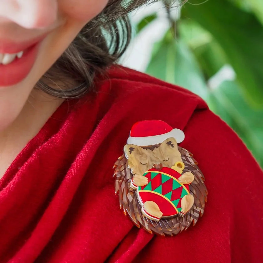 ERSTWILDER | CHRISTMAS BROOCHES | Hannah the Hedgehog