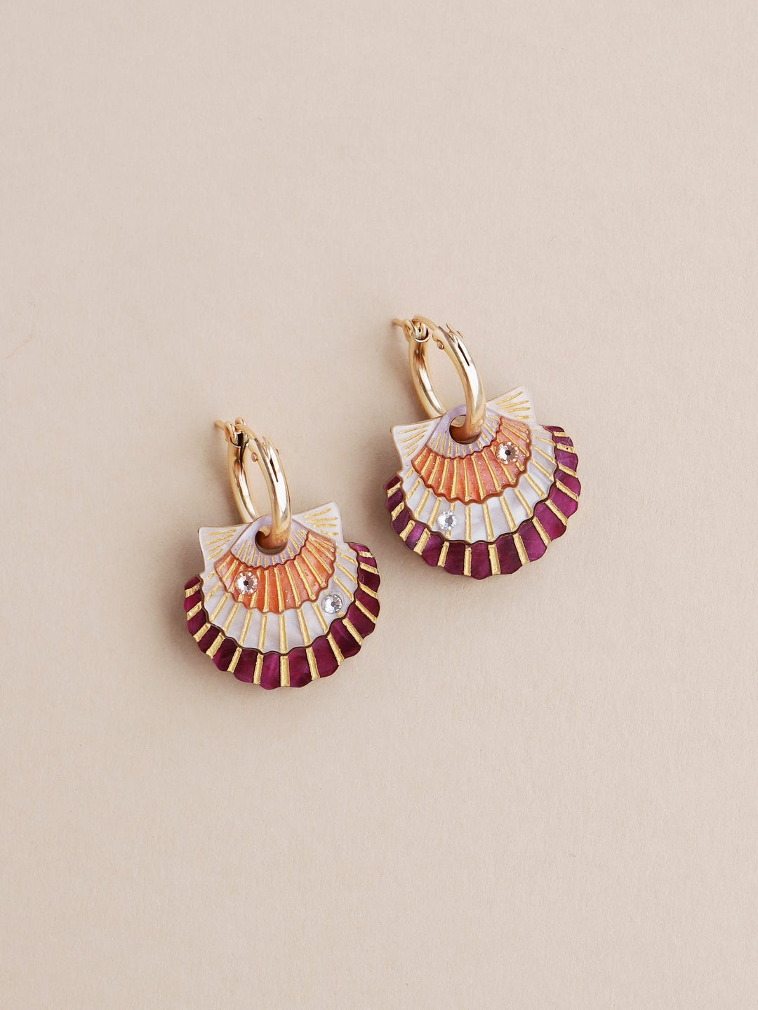 WOLF &amp; MOON | EARRINGS | Scallop Shell Hoops