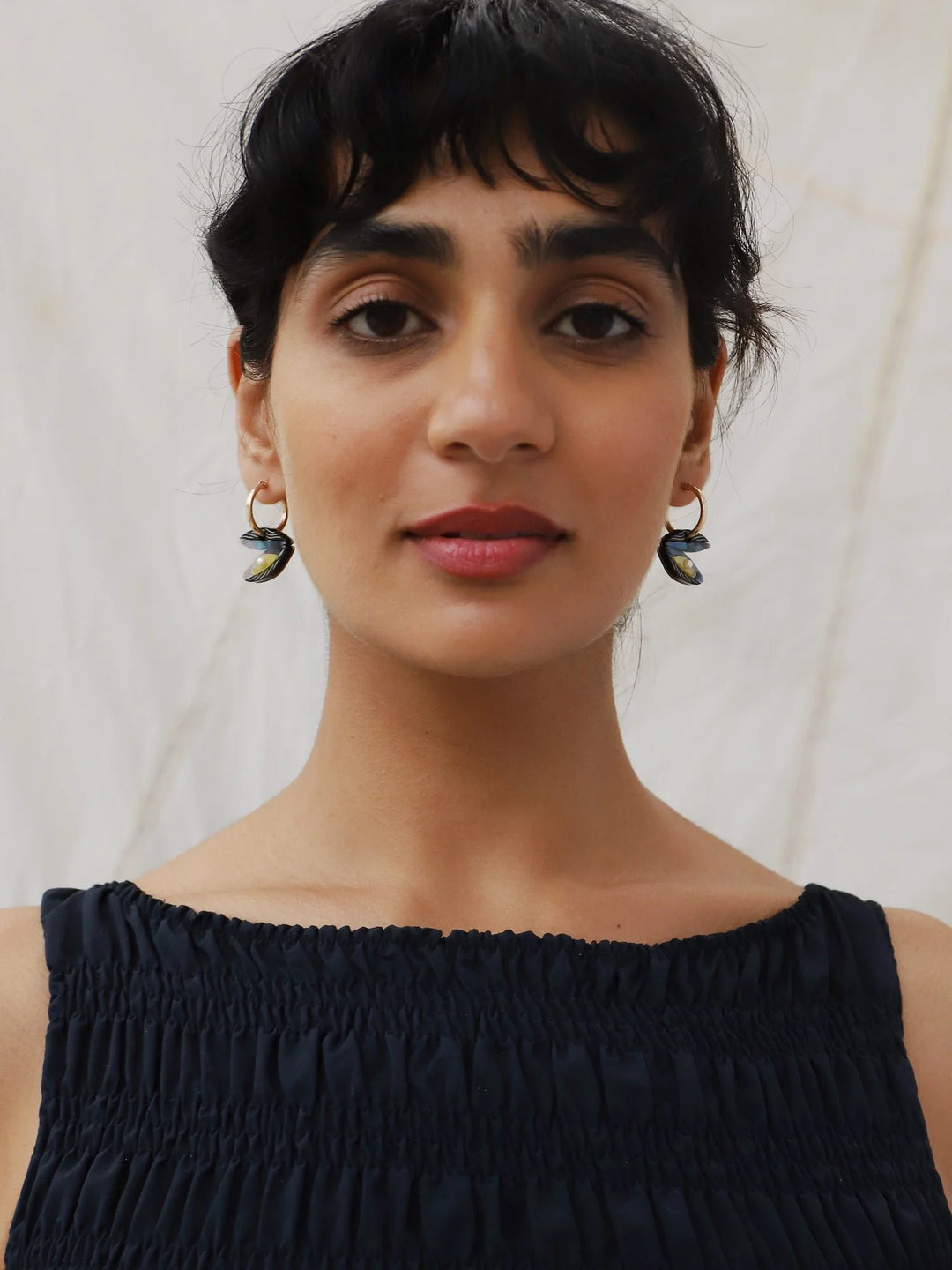 WOLF &amp; MOON | EARRINGS | Mussel Hoops