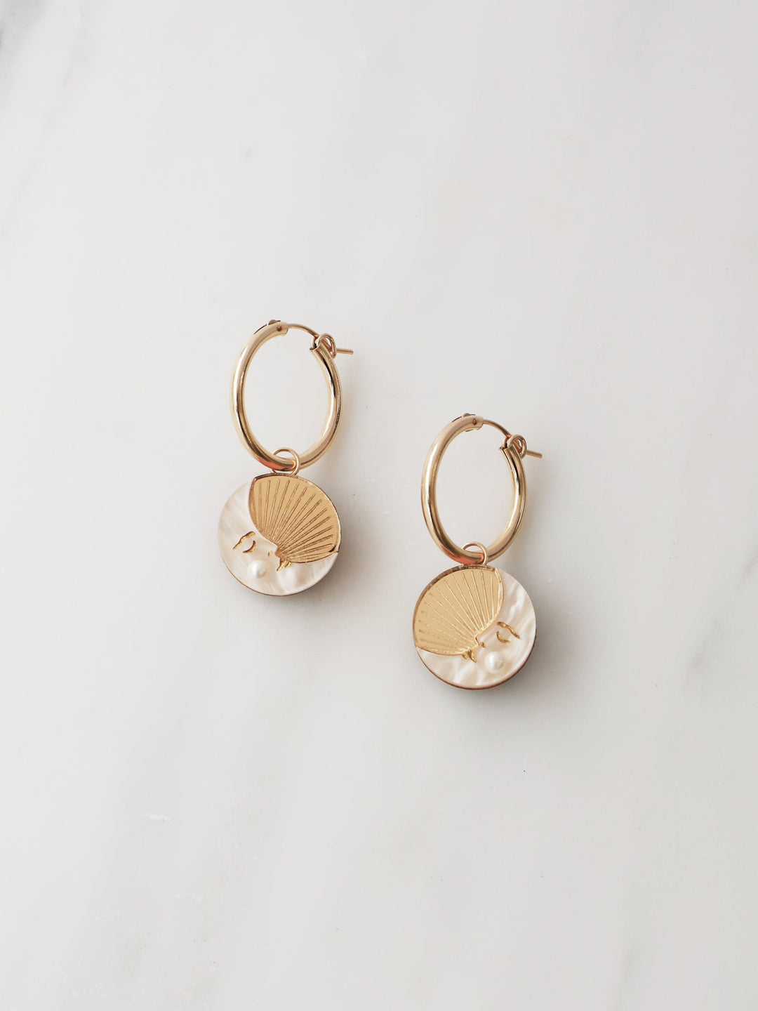 WOLF &amp; MOON | EARRINGS | Moon II Hoops - Gold