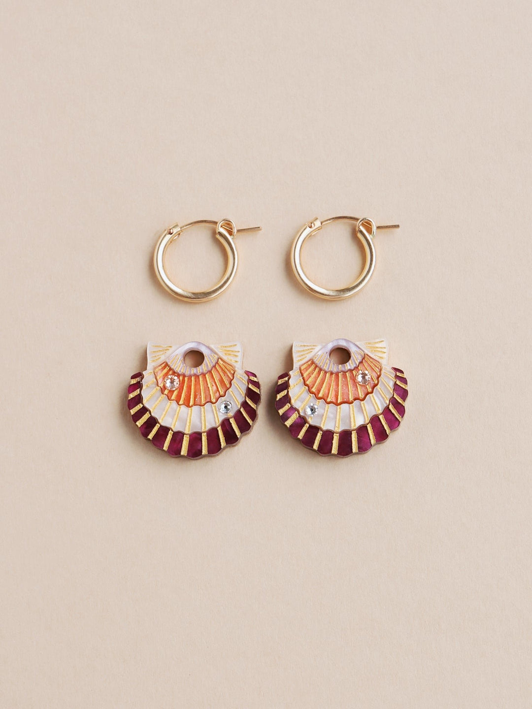 WOLF &amp; MOON | EARRINGS | Scallop Shell Hoops