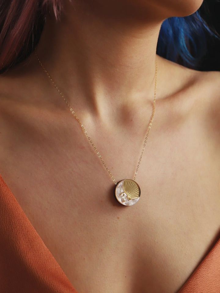 WOLF &amp; MOON | NECKLACES | Moon Necklace - Gold
