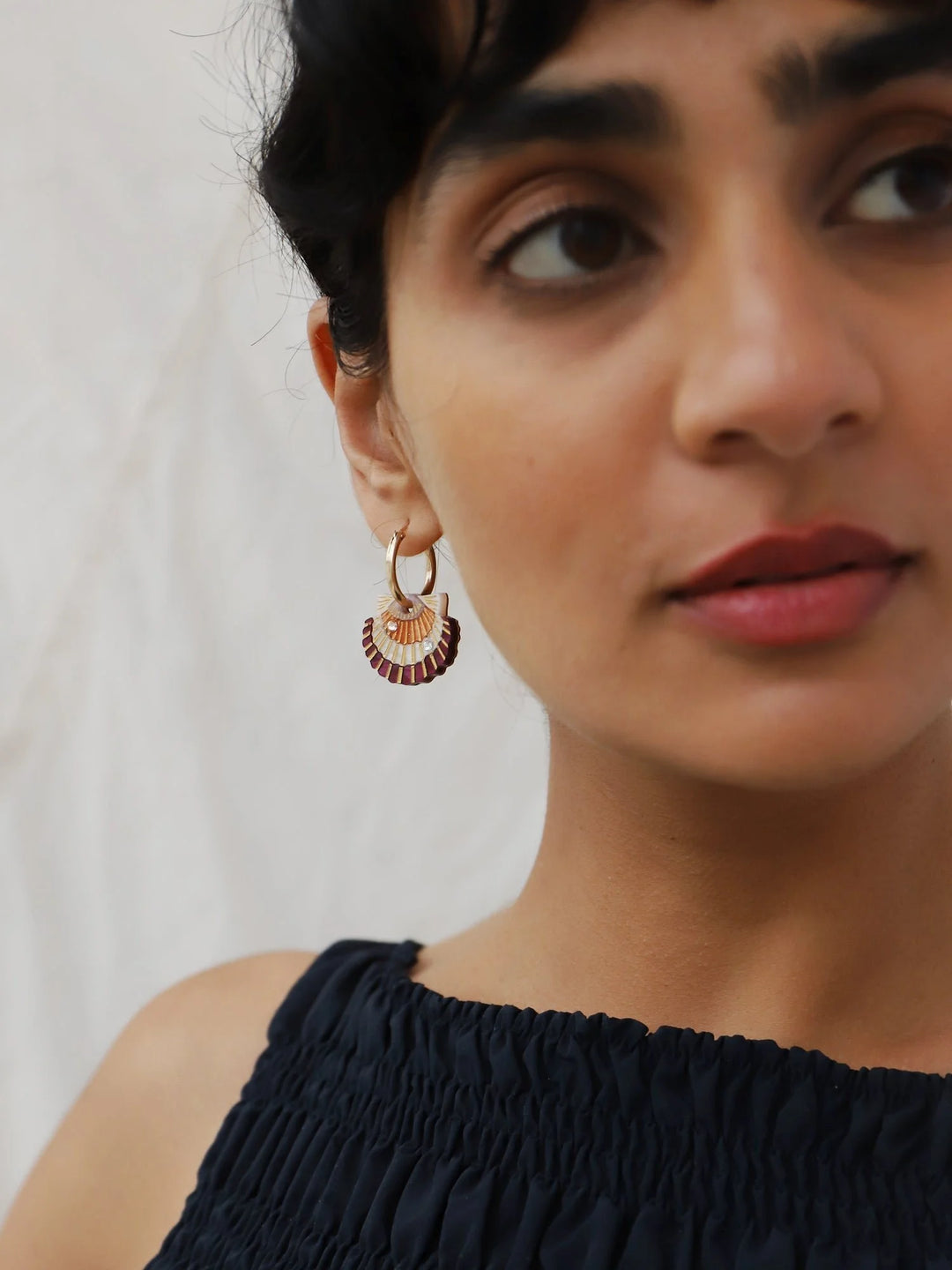 WOLF &amp; MOON | EARRINGS | Scallop Shell Hoops