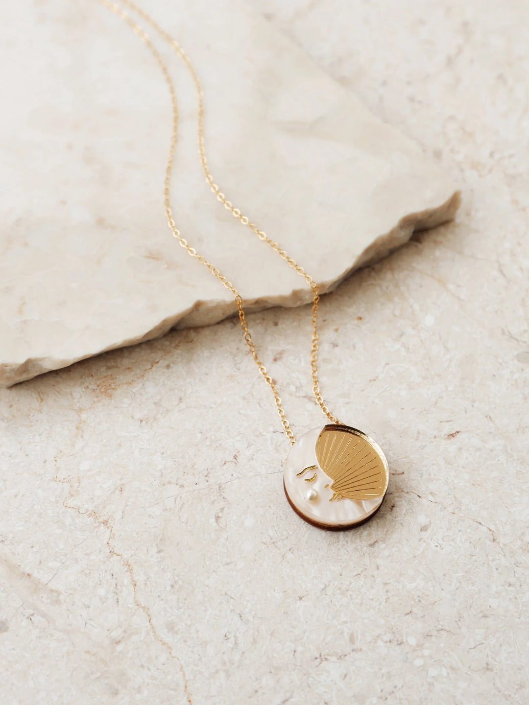 WOLF &amp; MOON | NECKLACES | Moon Necklace - Gold