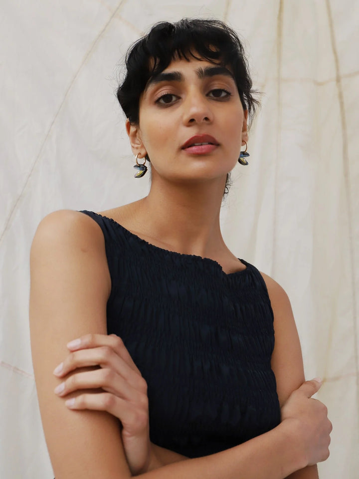 WOLF &amp; MOON | EARRINGS | Mussel Hoops