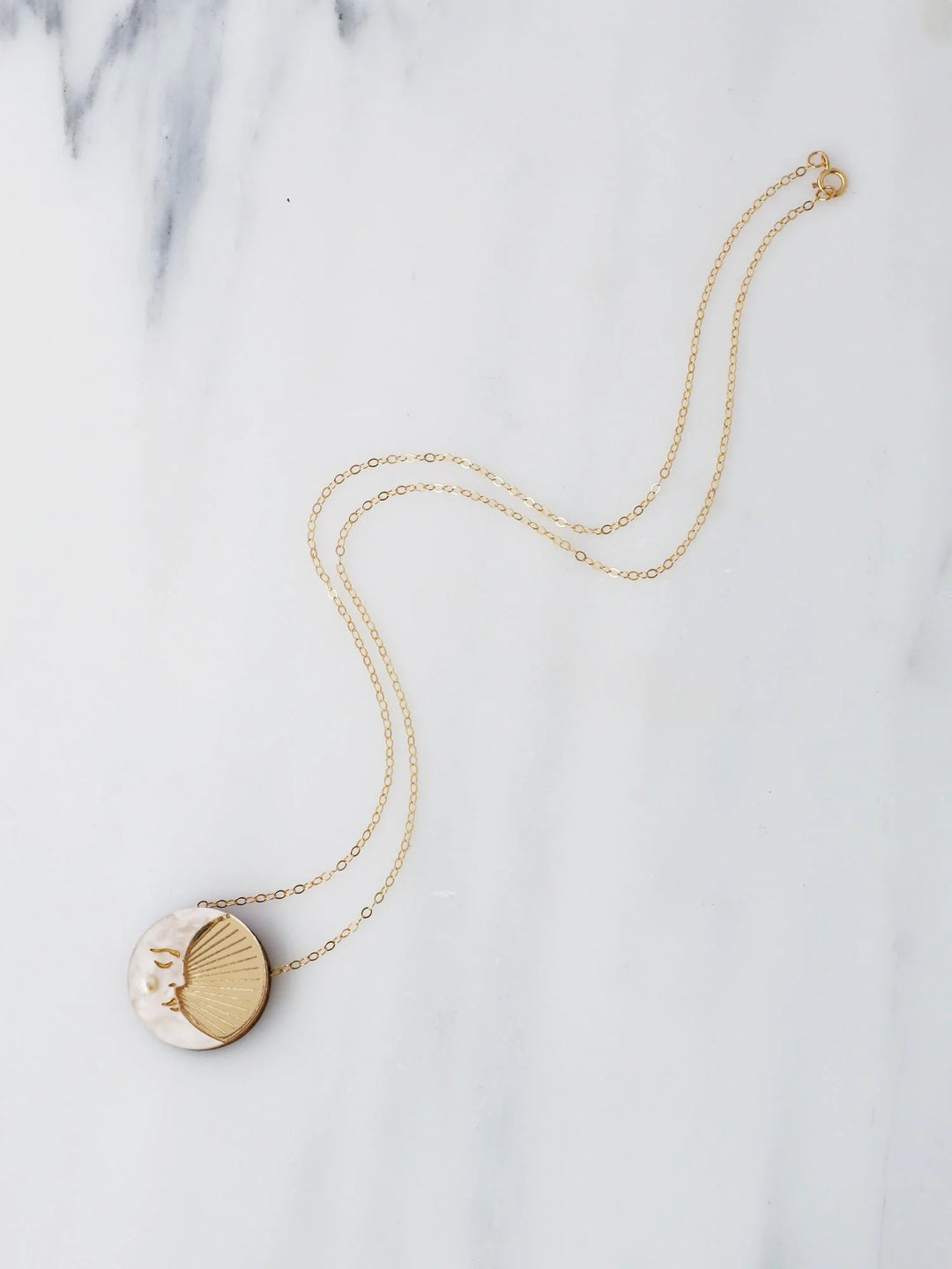 WOLF &amp; MOON | NECKLACES | Moon Necklace - Gold
