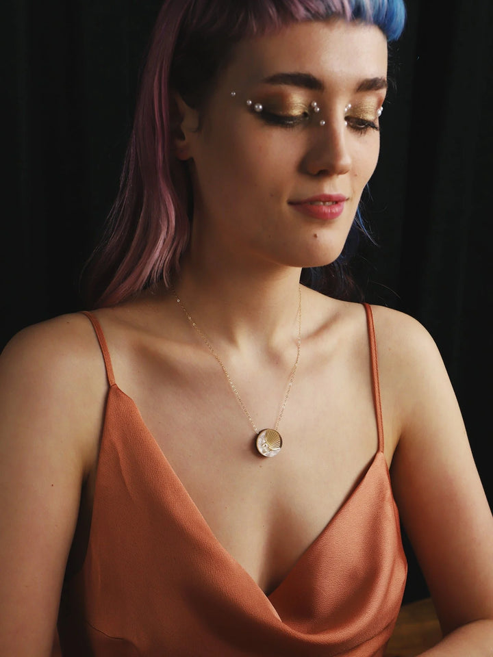 WOLF &amp; MOON | NECKLACES | Moon Necklace - Gold