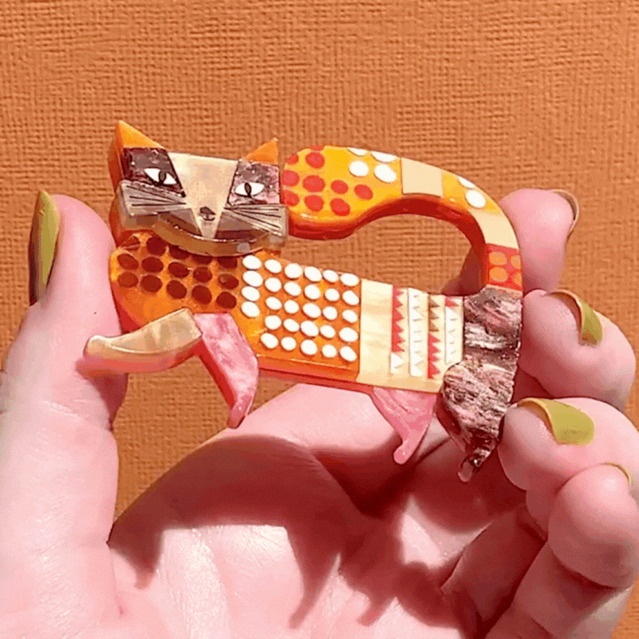 ERSTWILDER | BROOCHES | A Cat Named Purr Brooch