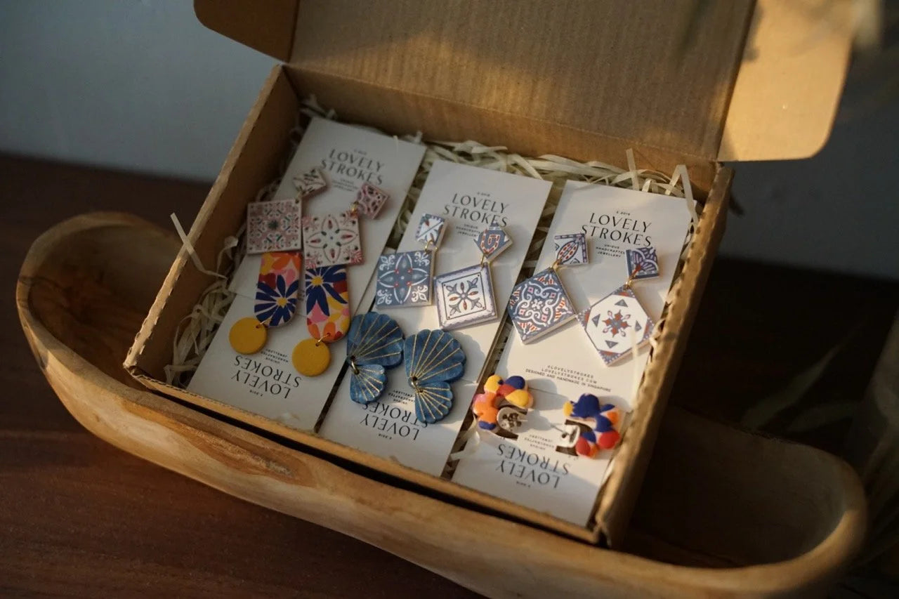 Lovelystrokes earring packaging and display